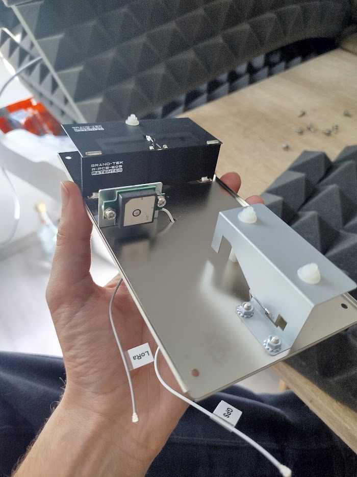 The iStation's internal mounting plate, with its integrated LoRa and GPS antennas